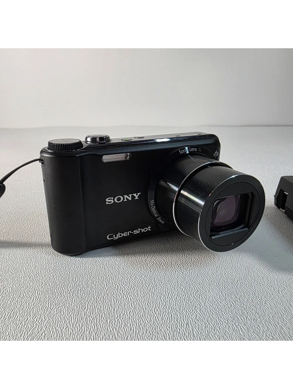 Sony Cyber-shot DSC-HX5 Camera - 10.2MP, 10x Opt Zoom - Battery, Charger & Card